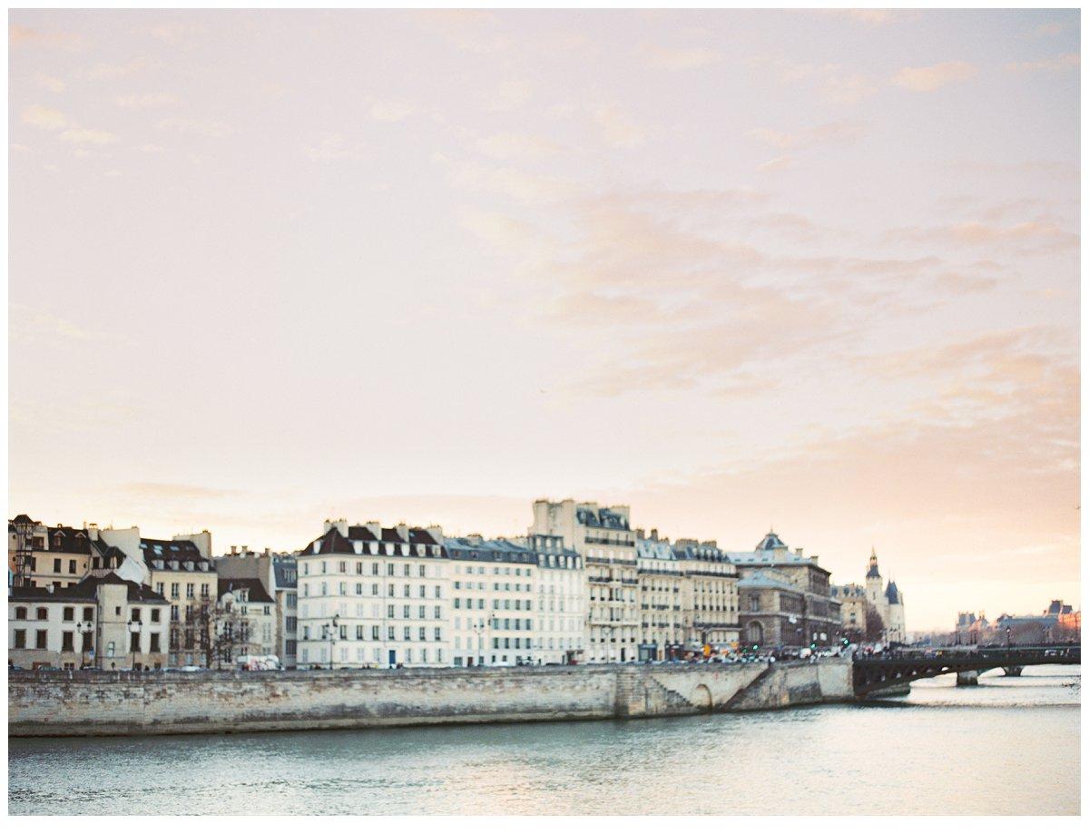 12-best-photographer-in-paris-for-wedding-elopement-le-secret-d-audrey-bridge