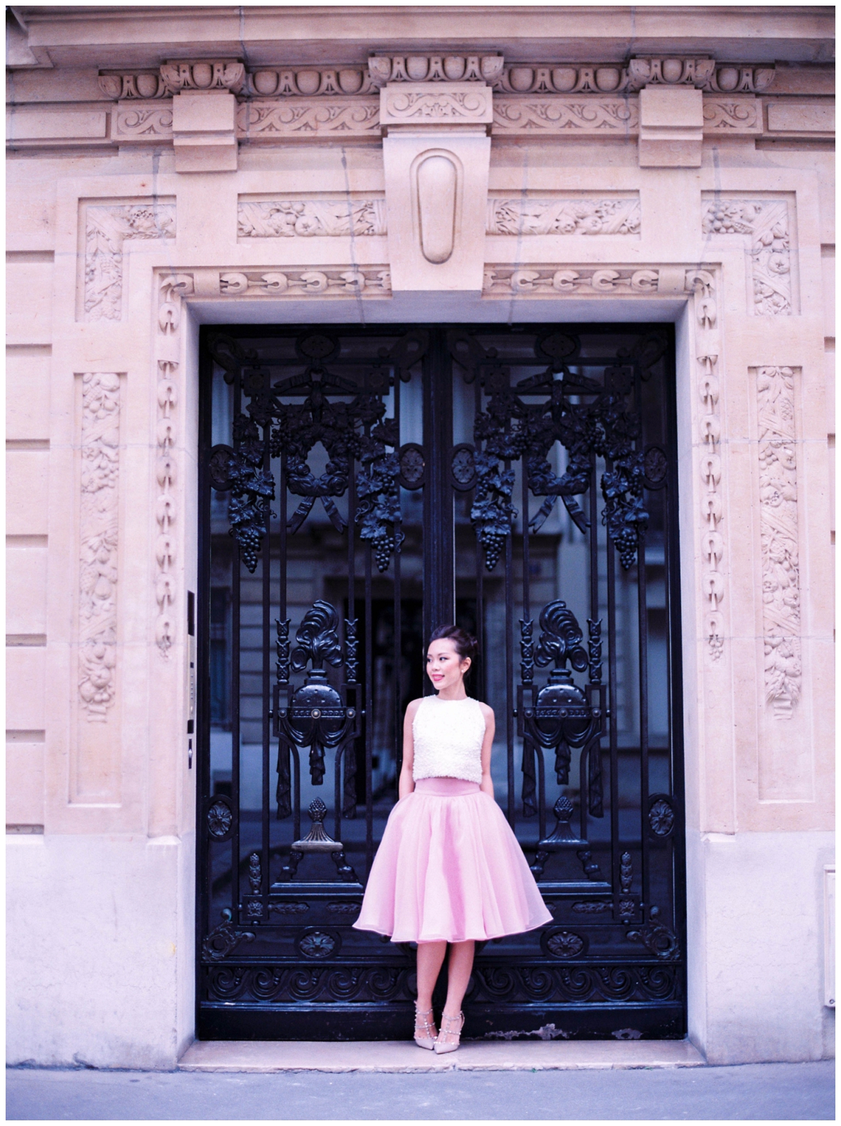 Paris-photographer-Secret-d-Audrey-pre-wedding-engagement-fim (17)