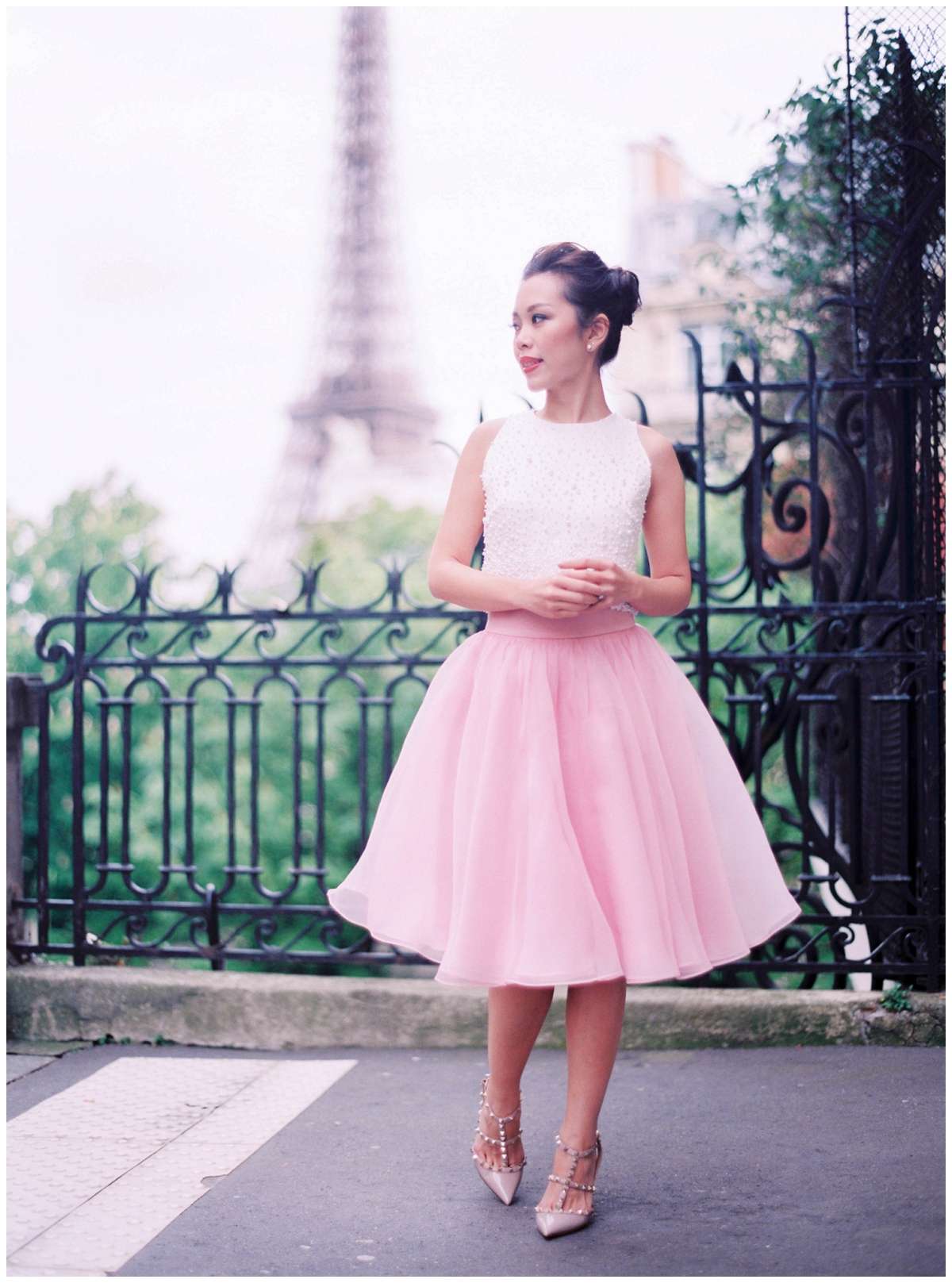Paris-photographer-Secret-d-Audrey-pre-wedding-engagement-fim (2)