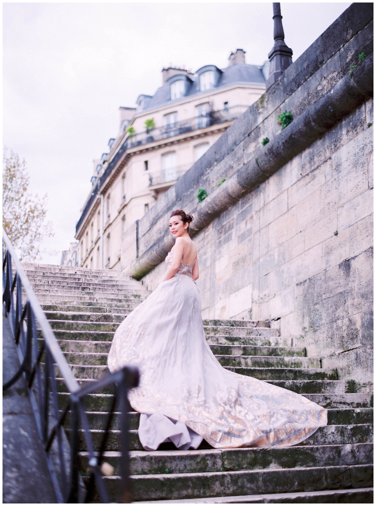 Paris-photographer-Secret-d-Audrey-pre-wedding-engagement-fim (26)