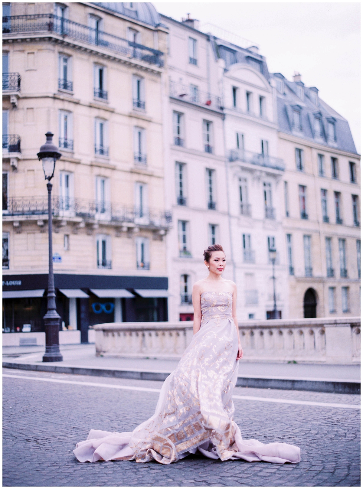 Paris-photographer-Secret-d-Audrey-pre-wedding-engagement-fim (4)