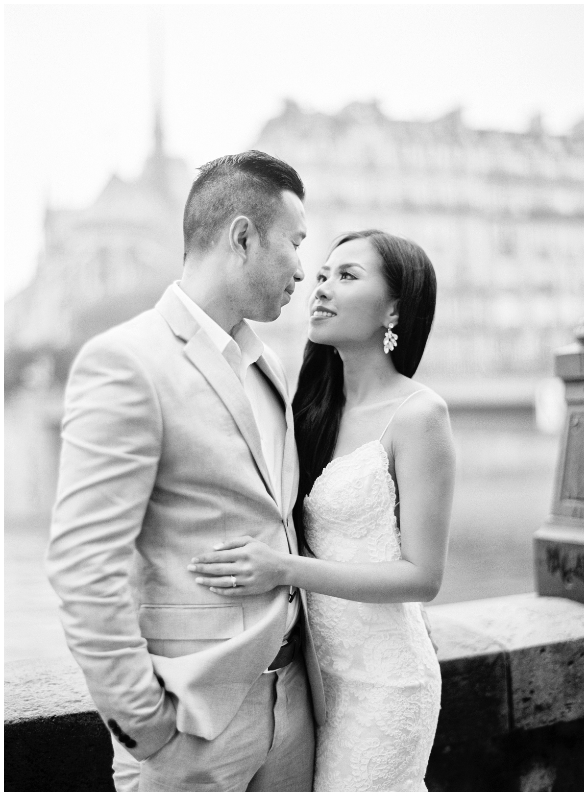 Paris-photographer-france-engagement-pre-wedding-film-shooter-le-secret-d-audrey (16)