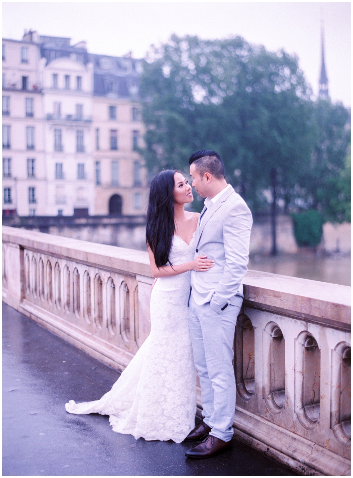 Paris-photographer-france-engagement-pre-wedding-film-shooter-le-secret-d-audrey (6)