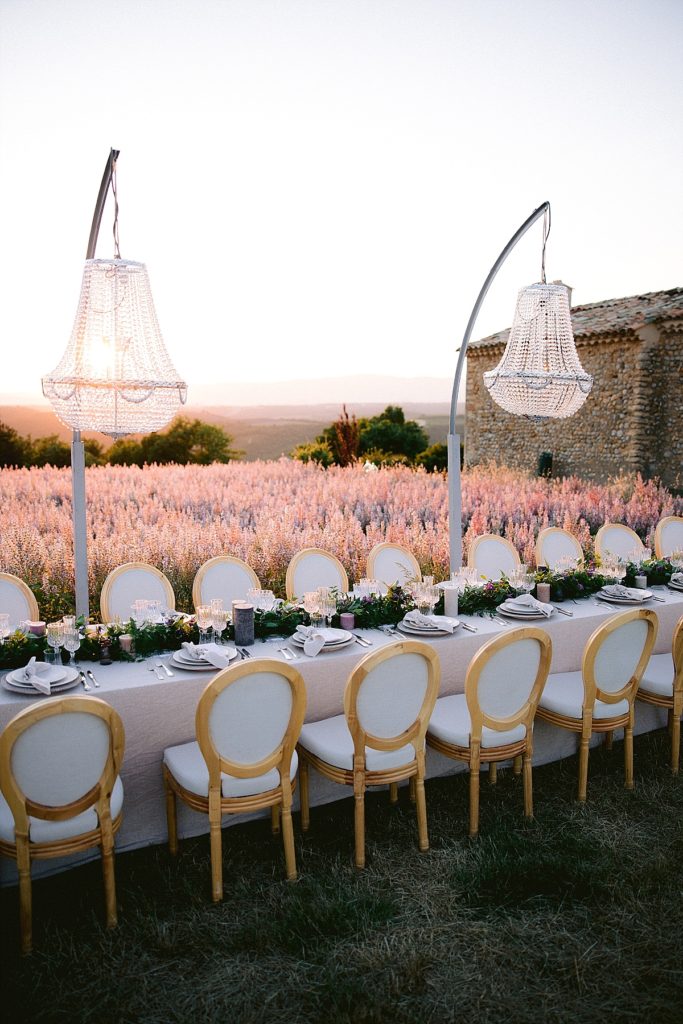 wedding photographer in provence le secret'audrey in the lavender fields