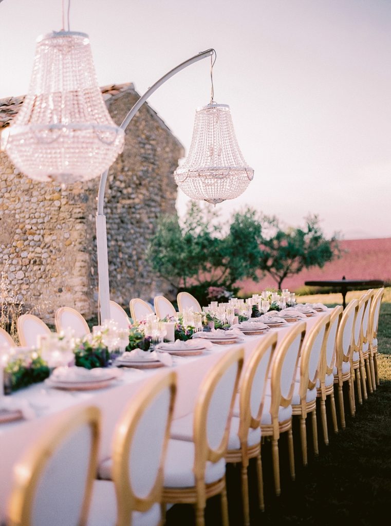 wedding photographer in provence le secret'audrey in the lavender fields