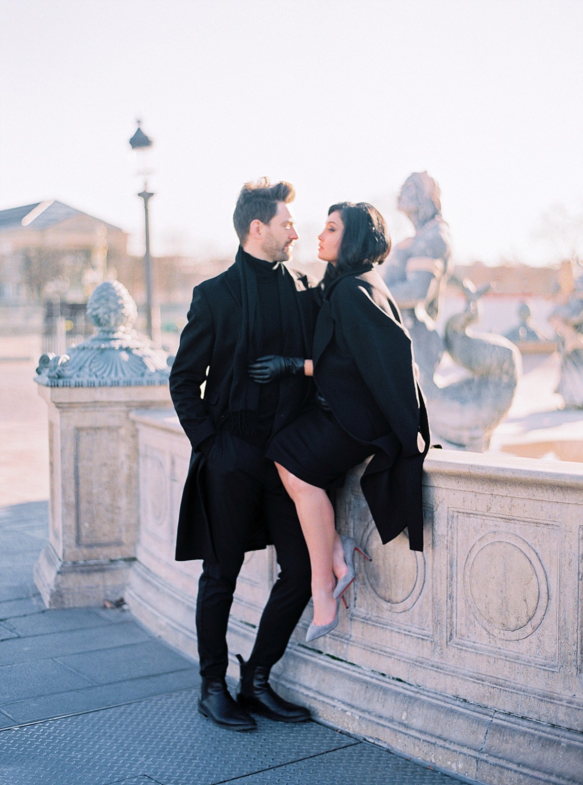 winter engagement shoot in paris
