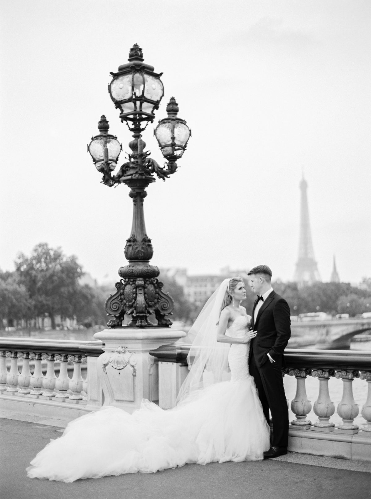 bridge alexandre II for pre wedding photos - Le Secret D'Audrey