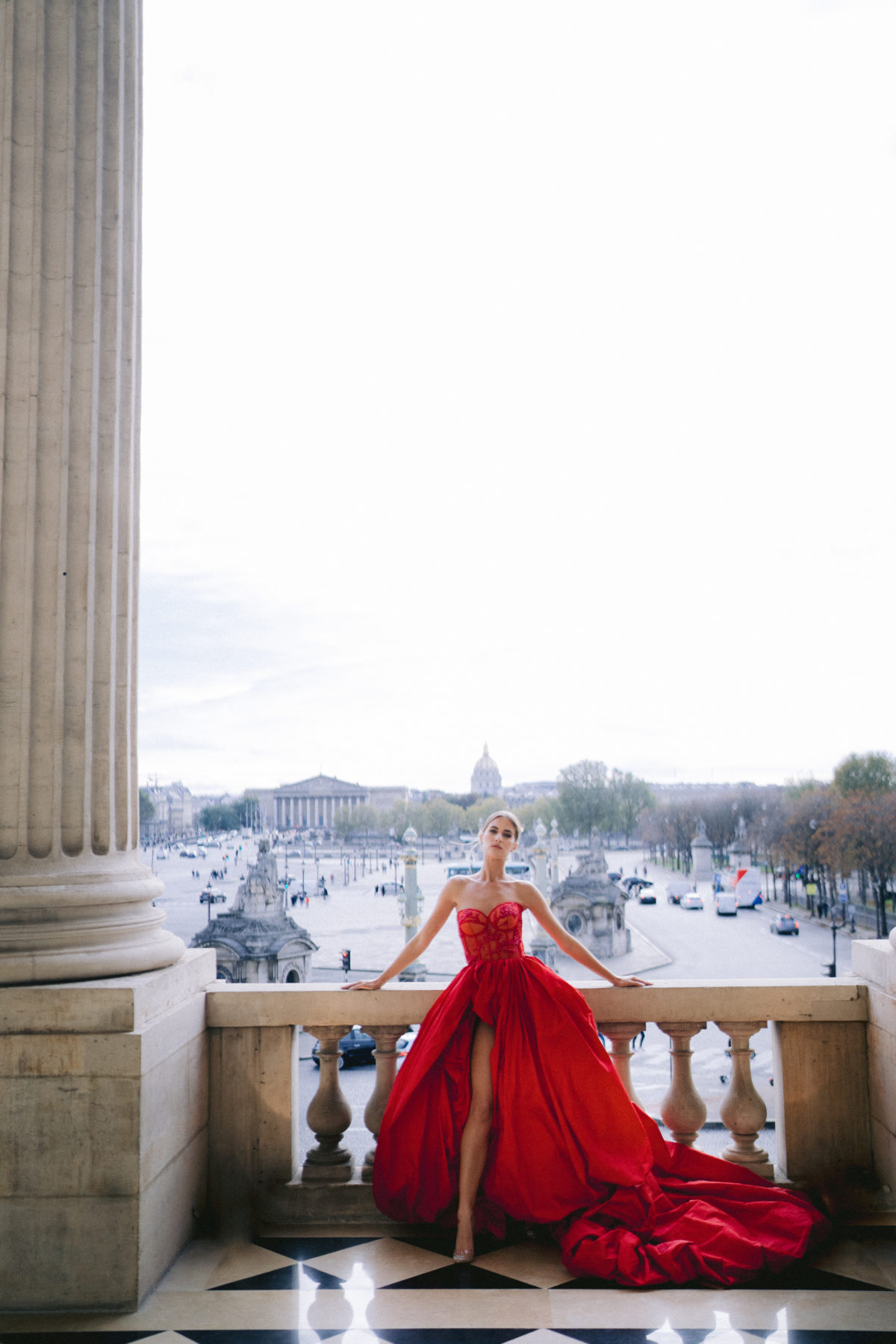 The bride on the balcony the suite of the Hotel de Crillon