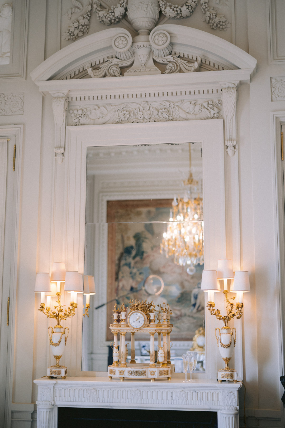 wonderful white and gold decoration in the prestige suite of the Hotel de Crillon Paris