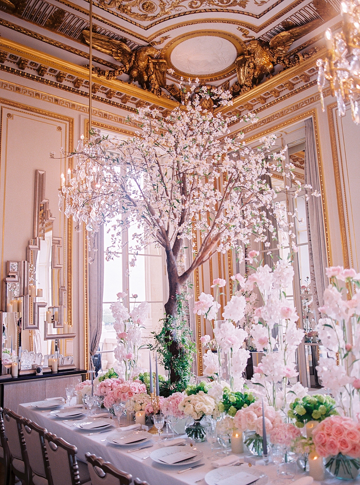 A wedding table in the historic salon of the Hotel de Crillon Paris 