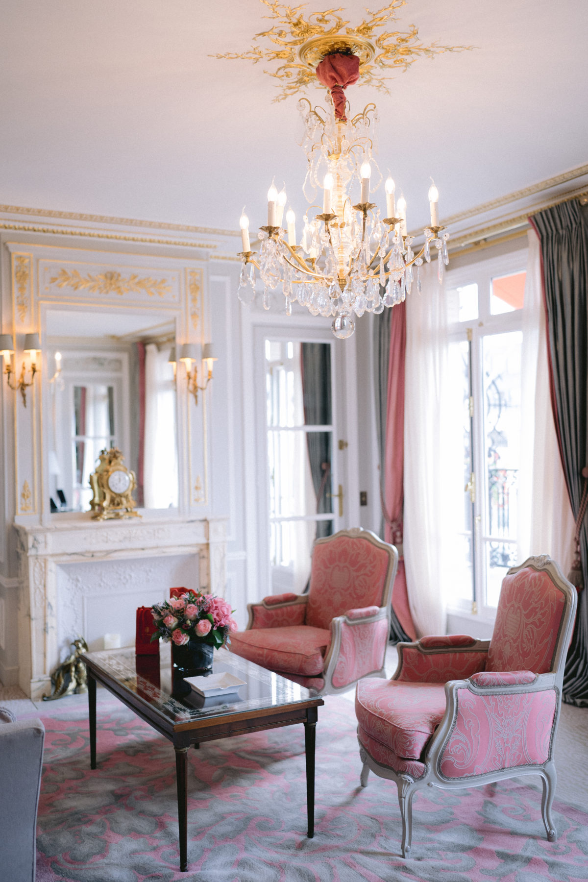 suite of the plaza athénée 