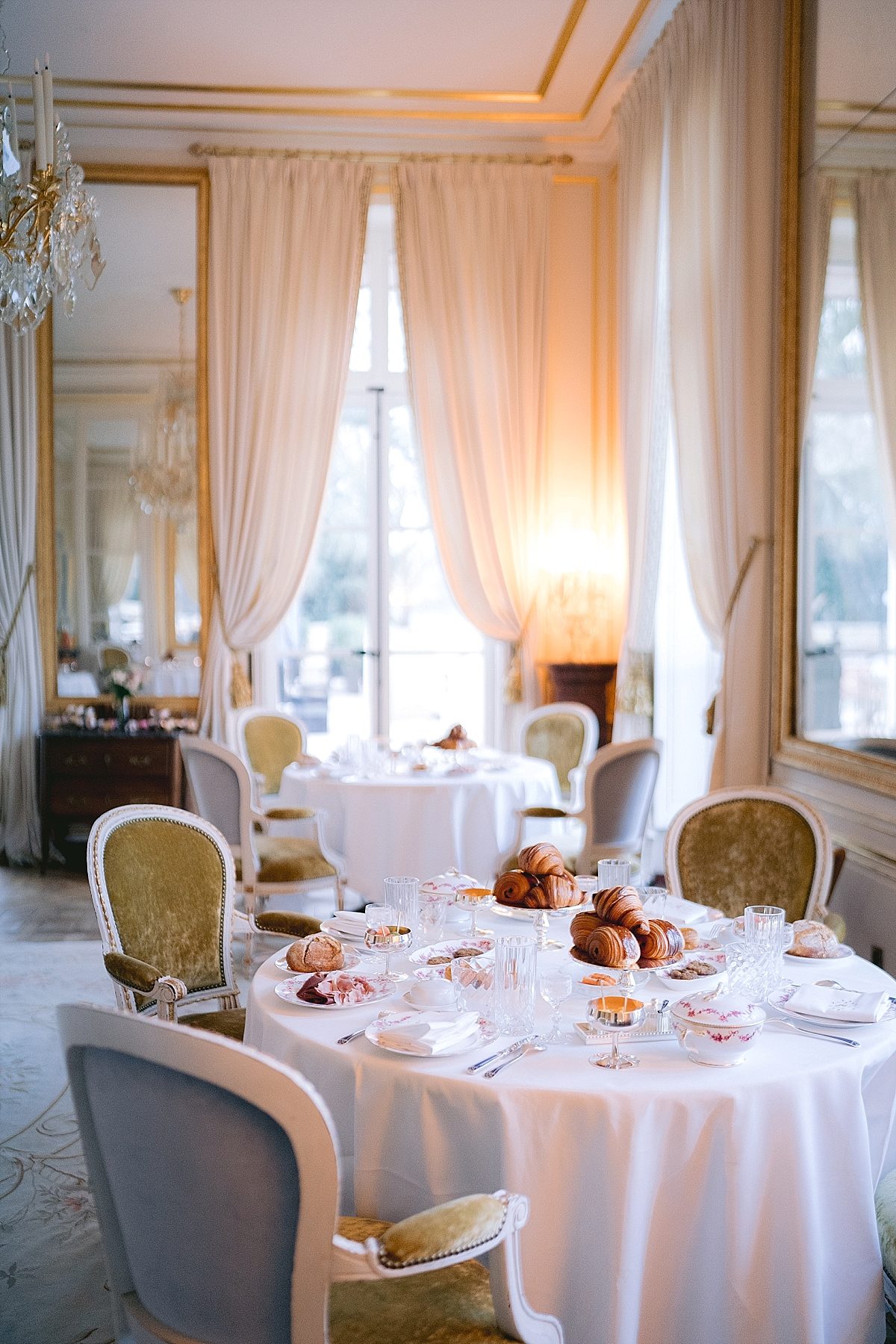 the breakfast of les airelles versailles le grand contrôle 