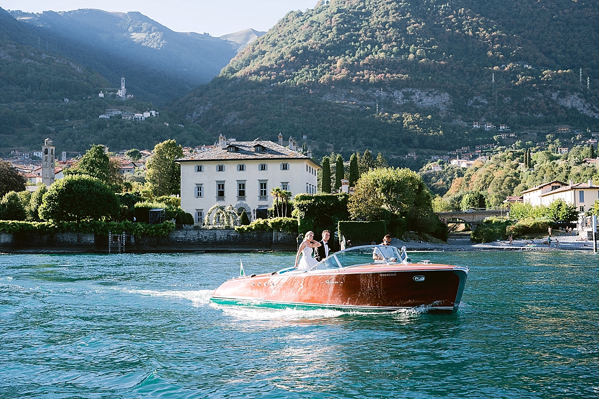 Villa Balbiano Lake como
Luxury wedding 
Photographer lake como 
Bride and groom on a riva boat 