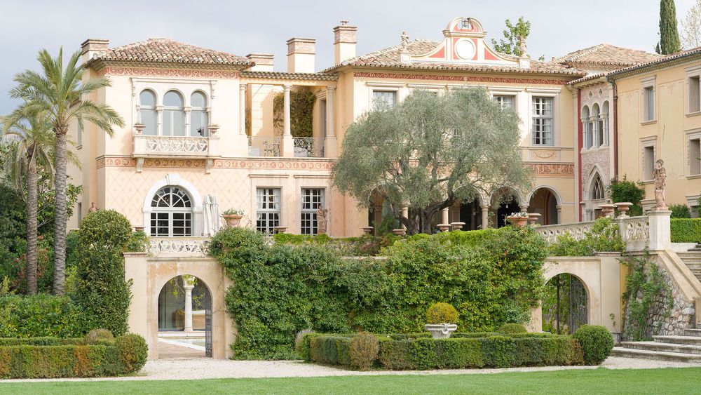 Chateau Diner 
French Riviera 
Luxury wedding venue 