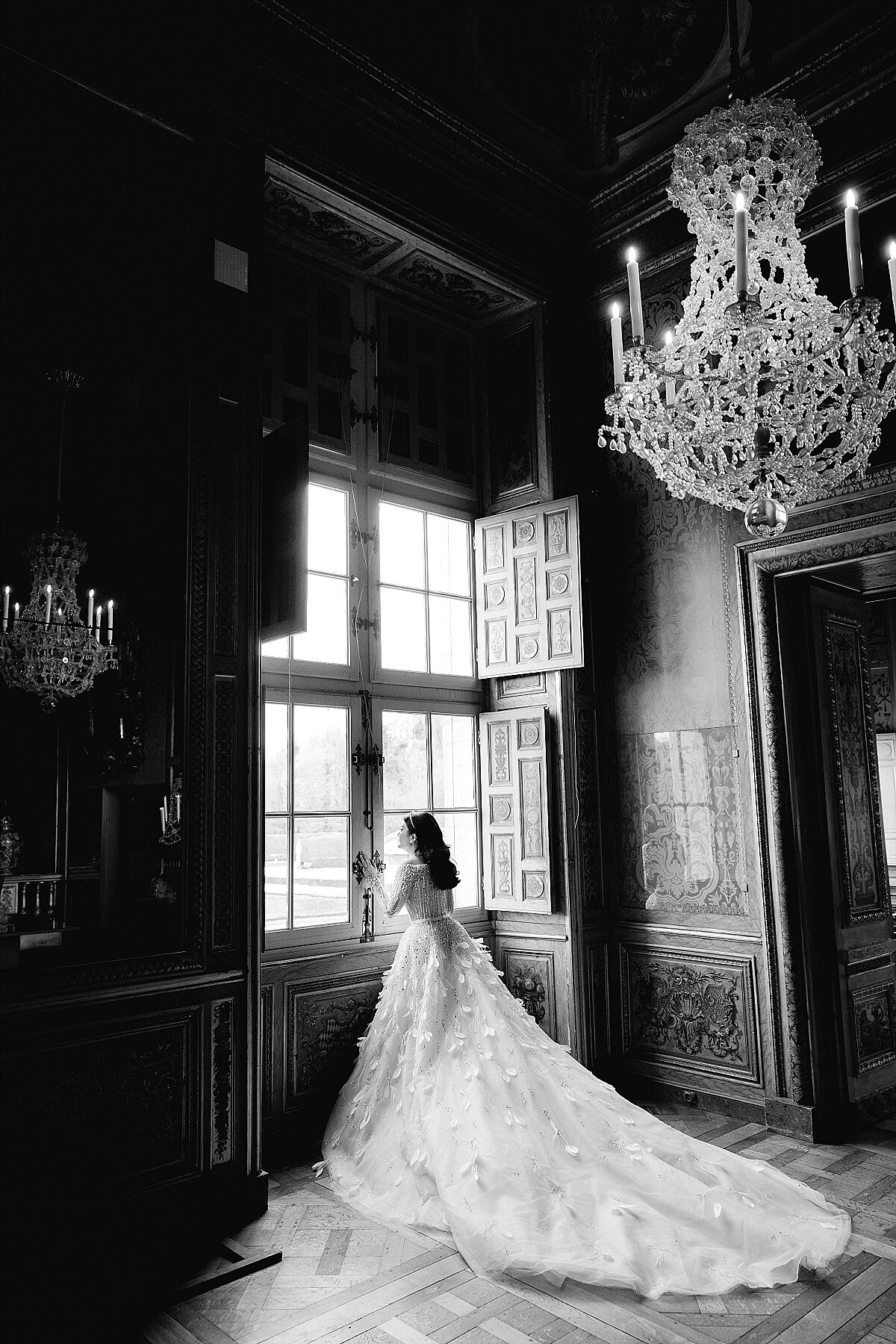 Valencia Tanoesoedibjo in her Elie Saab wedding dress et Chateau de Vaux le Vicomte 