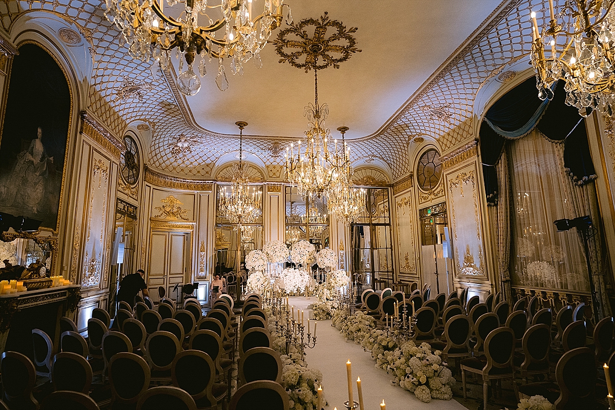 Luxury wedding ceremony in the salon of Le Meurice Paris 