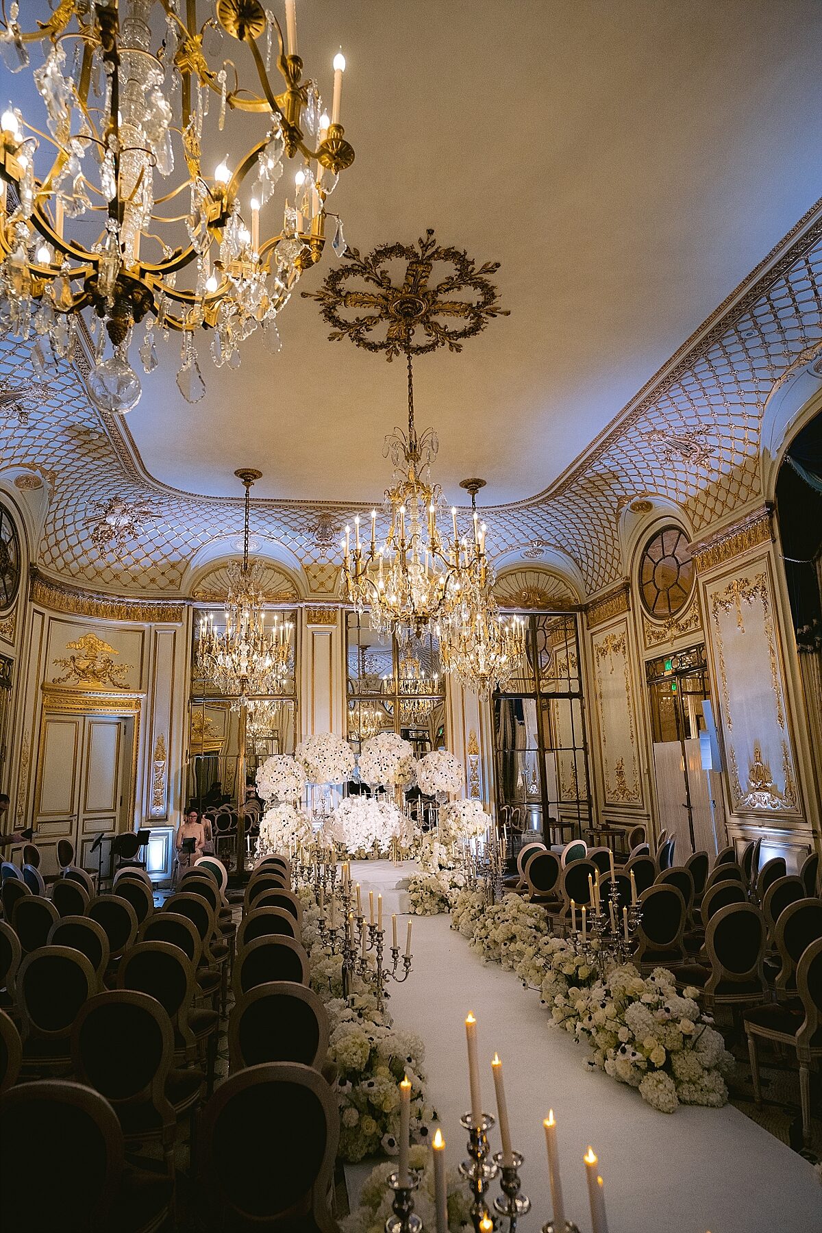 LUXURY WEDDING CEREMONY AT HOTEL LE MEURICE PARIS 