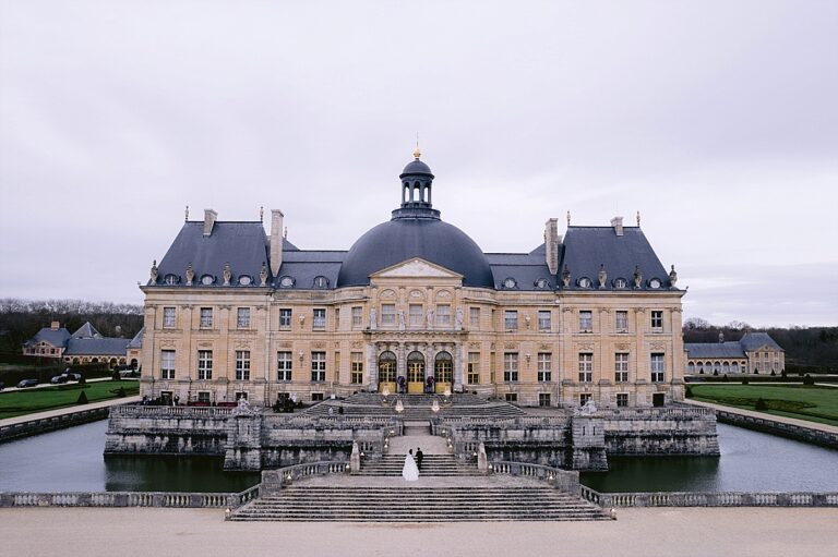 LUXURY PARIS WEDDING IN CHATEAU DE VAUX LE VICOMTE - Audrey